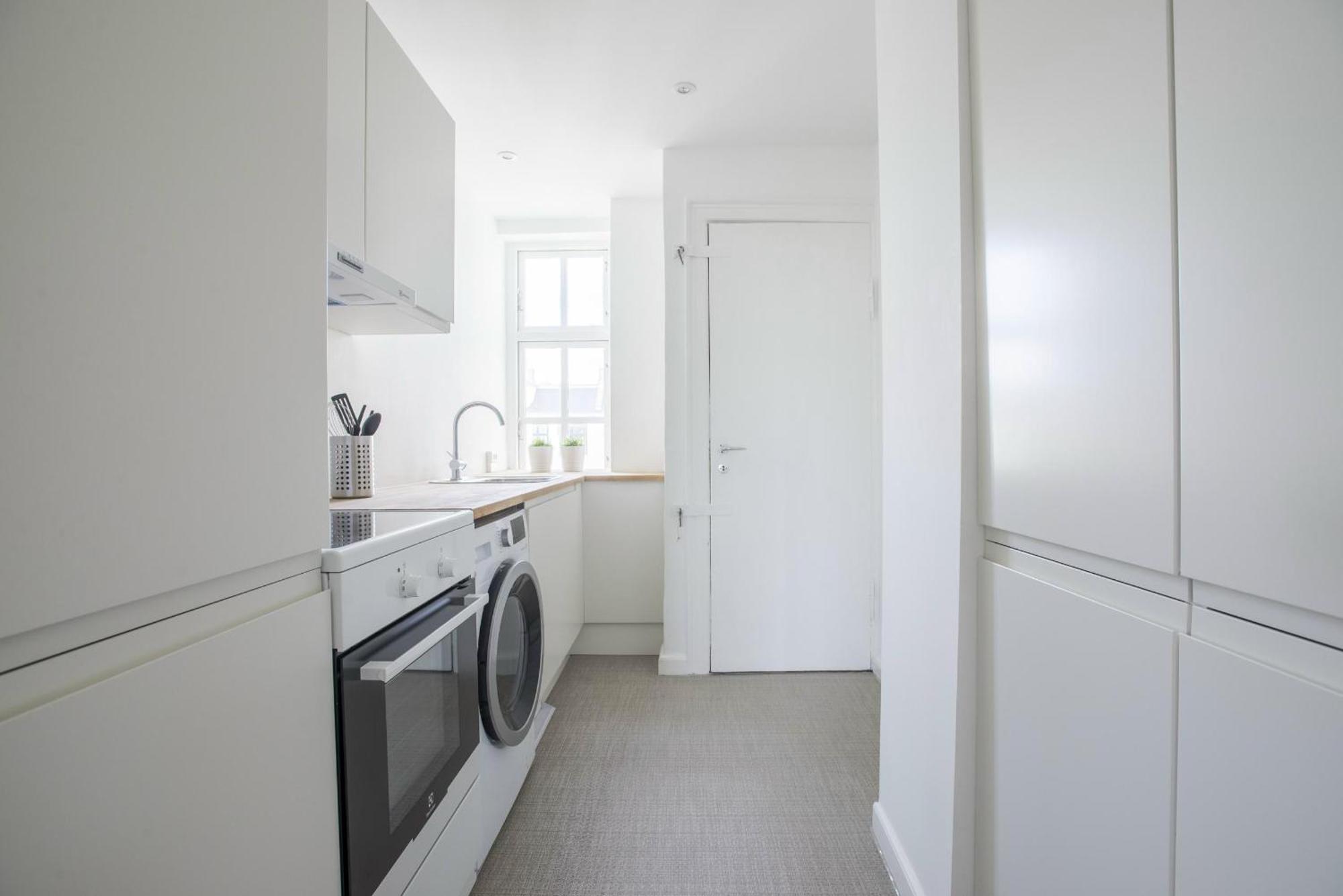 Fantastic 1-bed In Christians Harbour Apartment *
